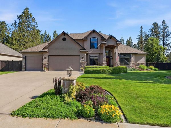 1215 E Huron Dr, Spokane, WA 99208