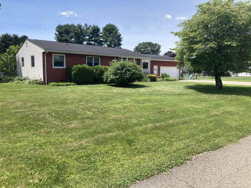 361 Meadow Lane NE, Newark, OH 43055 Photo 1