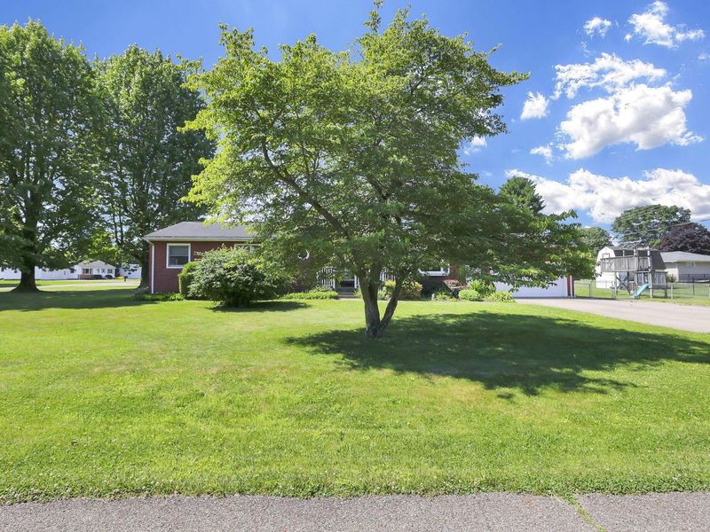 361 Meadow Lane NE, Newark, OH 43055 Photo 2