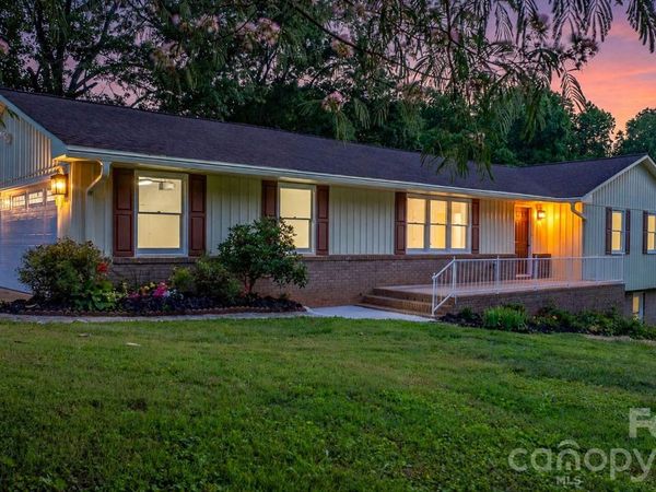 602 Sharon Drive , Statesville, NC 28625