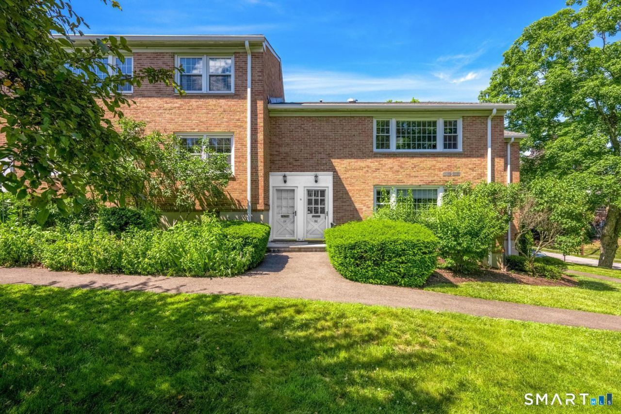 84 Heritage Hill, Unit 84, New Canaan, CT 06840 Main Photo