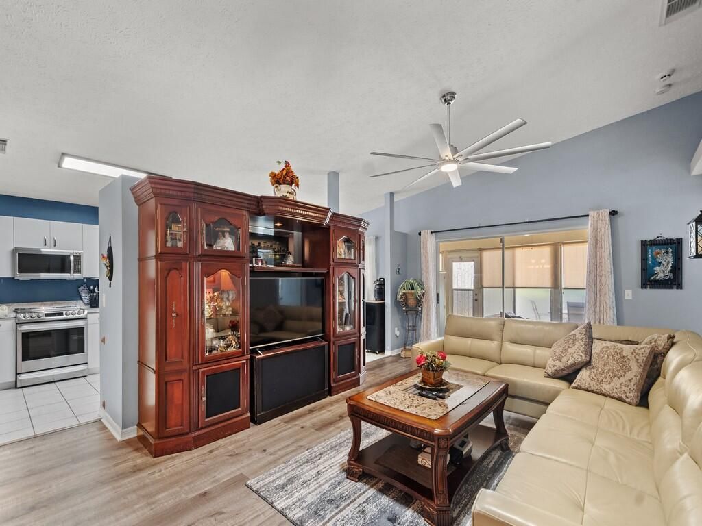 6704 Picante Circle, Fort Pierce, FL 34951 Photo