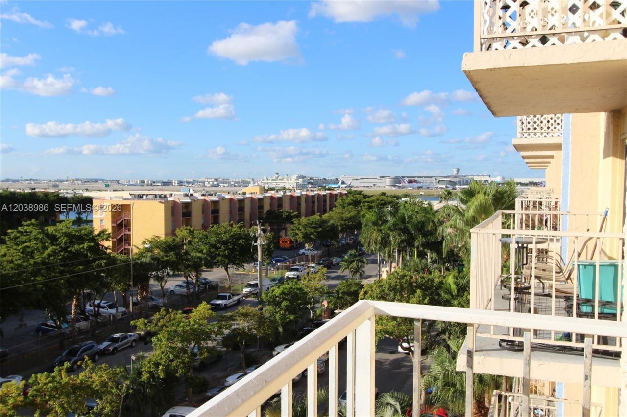 801 NW 47th Ave , Unit 614W, Miami, FL 33126 Photo
