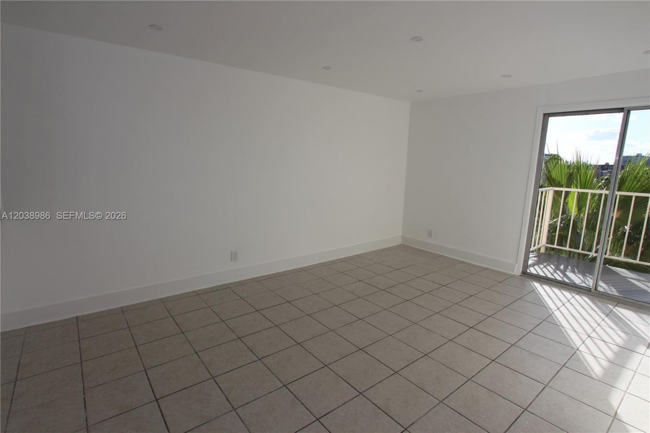 801 NW 47th Ave , Unit 614W, Miami, FL 33126 Photo
