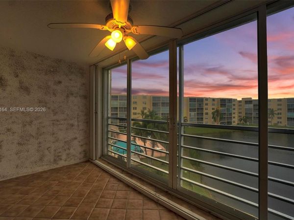 431 SE 3rd St, Unit 402, Dania Beach, FL 33004