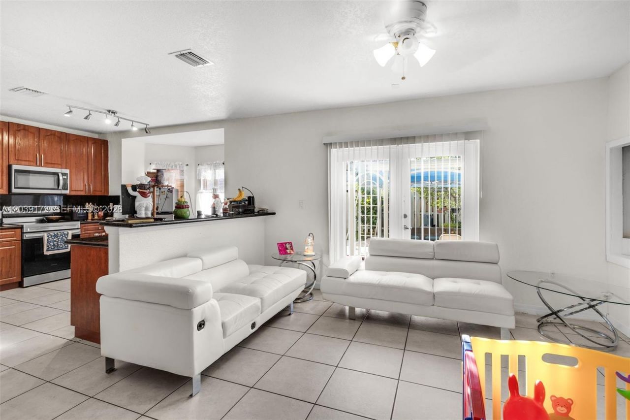 1760 NE 36th Ave, Homestead, FL 33033 Photo