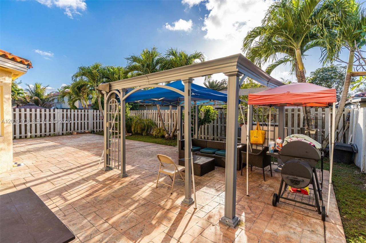1760 NE 36th Ave, Homestead, FL 33033 Photo
