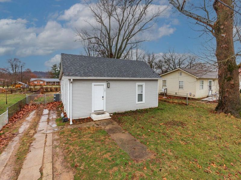 107 Red Cross Avenue, Warsaw, KY 41095 Photo 1