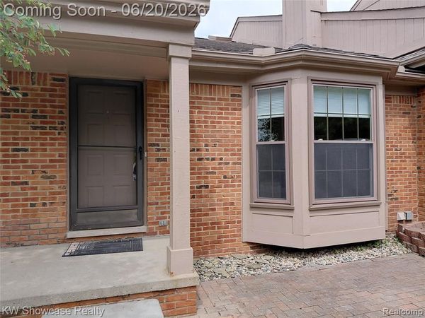 7368 Meadowridge Drive, West Bloomfield Twp, MI 48322