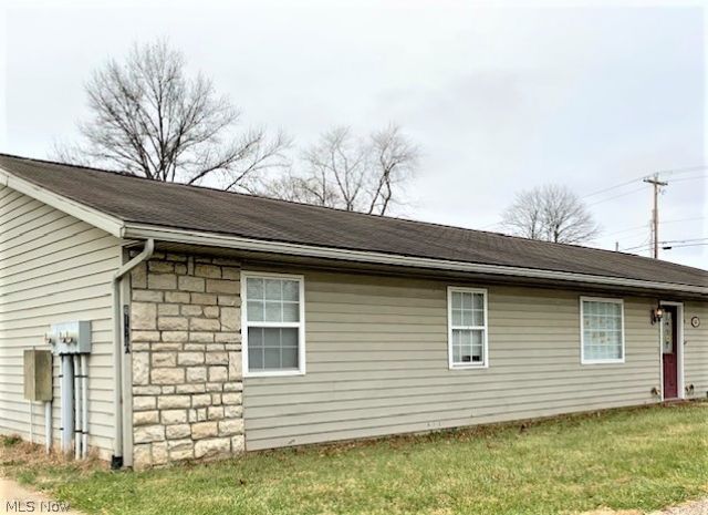 6125 Austin Lane Drive, Unit B, Nashport, OH 43830 Main Photo