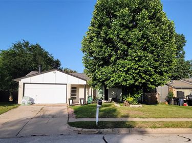 5828 Sidewinder Trail, Fort Worth, TX 76131