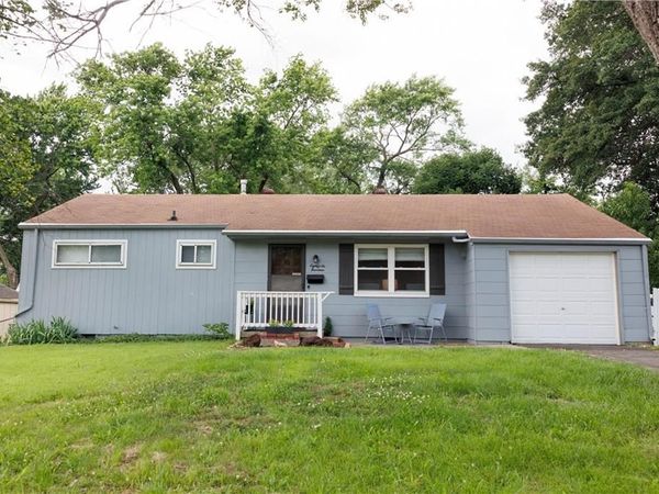 8614 Bristol Avenue, Kansas City, MO 64138