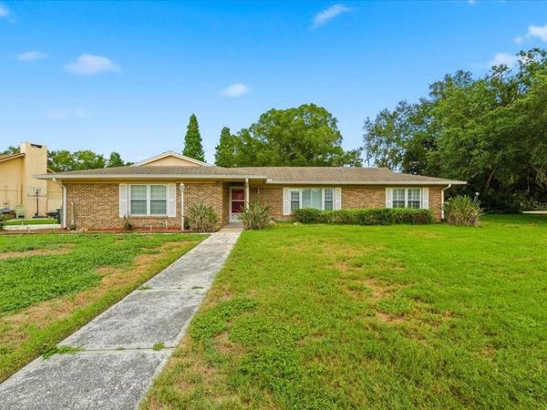 137 WOOD HALL DRIVE , MULBERRY, FL 33860