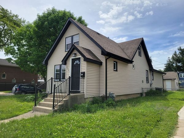 7501 W Winnemac Avenue , Harwood Heights, IL 60706