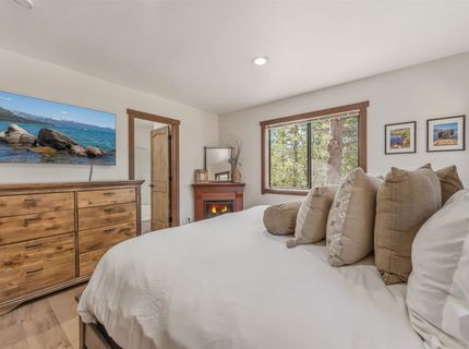12434 Snowpeak Way, Truckee, CA 96161 Photo