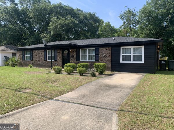 2135 Mississippi Avenue, Savannah, GA 31404
