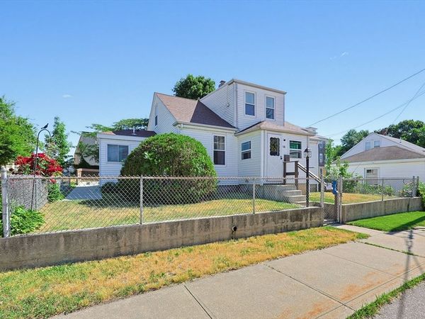16 Lakeview St, Blackstone, MA 01504