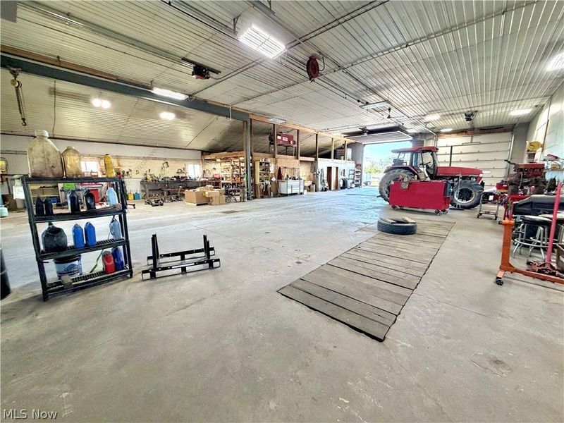 622 Pleasant Valley Road NW, Sugarcreek, OH 44681 Photo 5