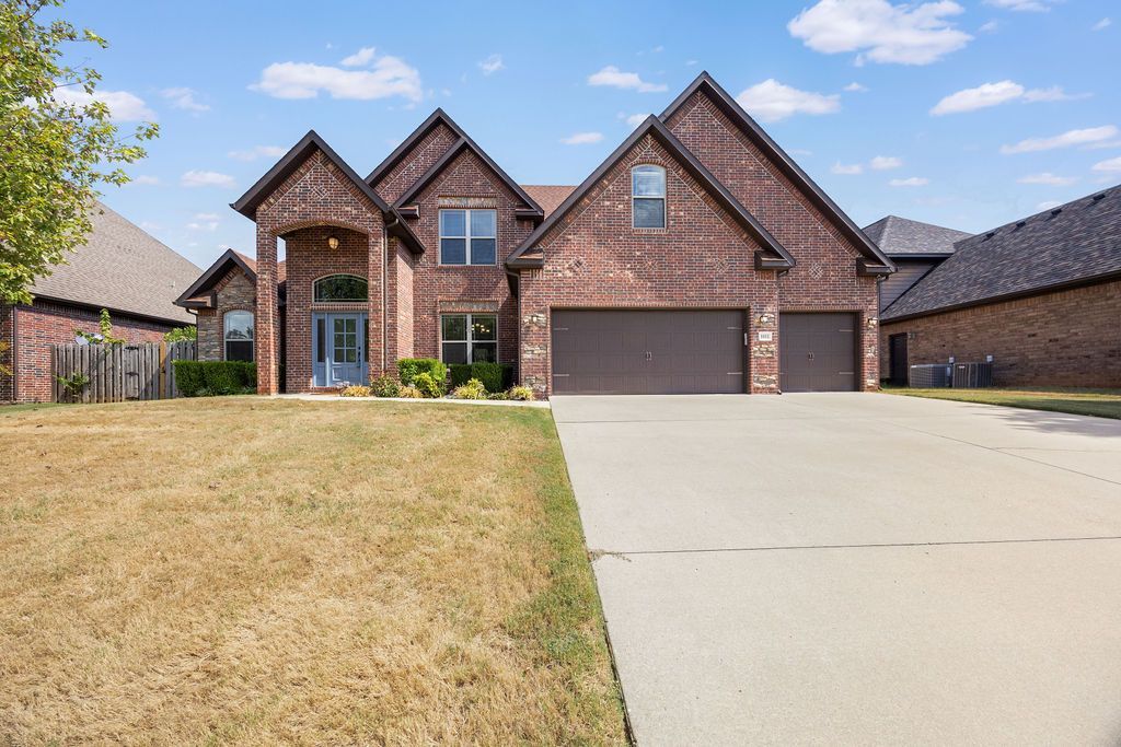 1011 Hunters Pointe Bentonville, AR 72713