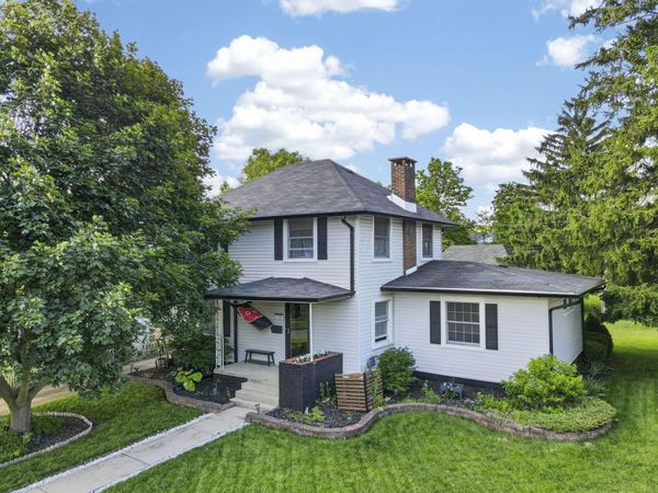 558 E Palmer Road , Bellefontaine, OH 43311