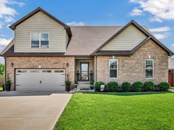 203 Quail Ct, Clarksville, TN 37042