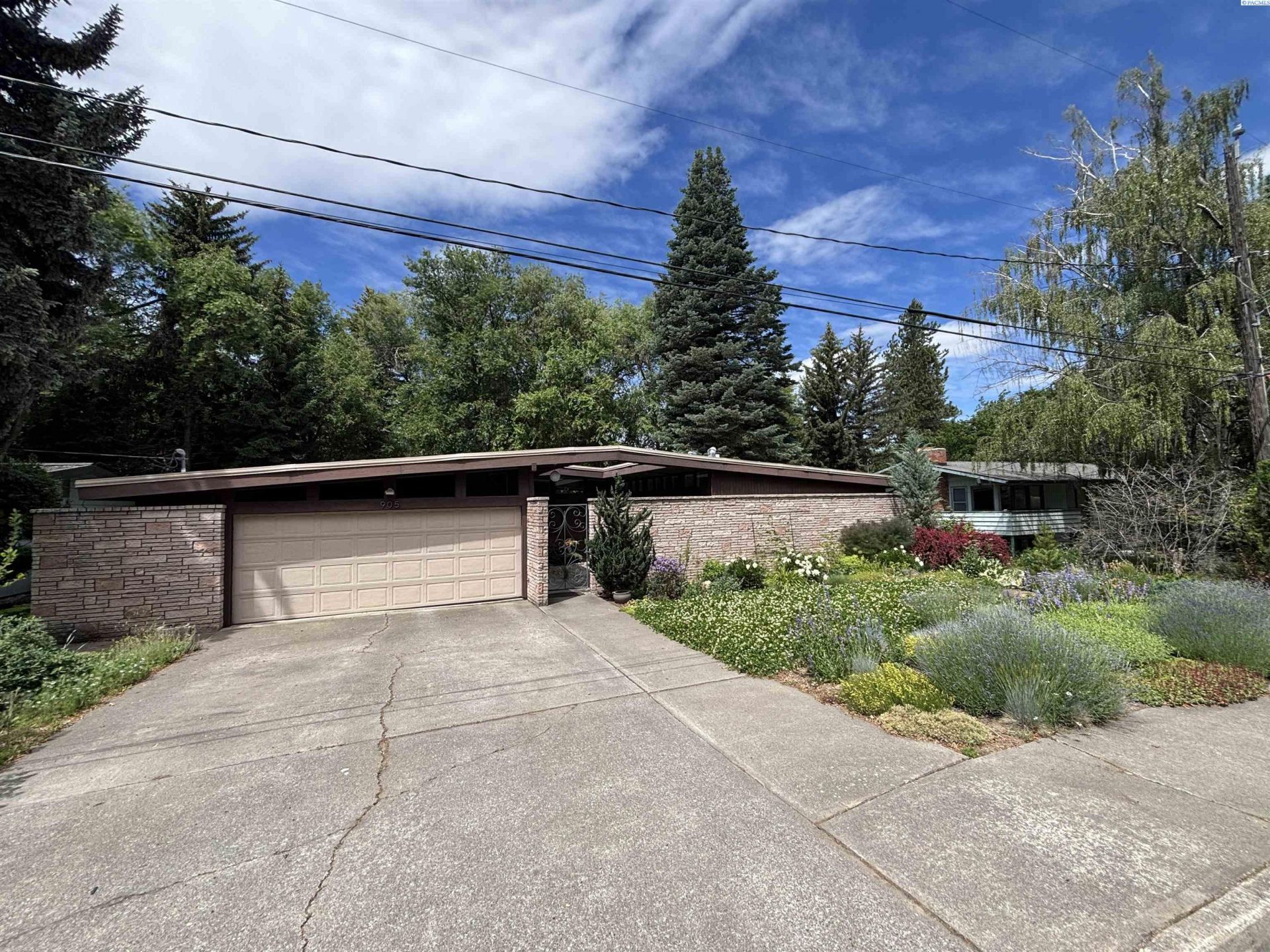 905 SE Kamiaken St, Pullman, WA 99163 Main Photo