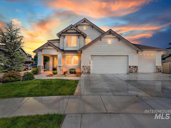 1233 E Azan St, Meridian, ID 83646
