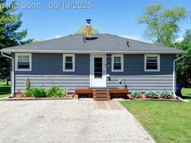 337 Lansing Drive, Waterford Twp, MI 48328