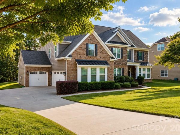 2412 Hamlet Court, Matthews, NC 28105