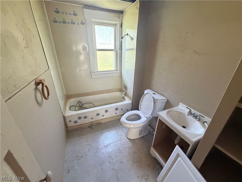 1190 E 84th Street, Cleveland, OH 44103 Photo 4
