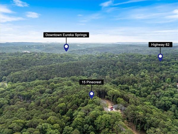 15 Pine Crest Lane , Eureka Springs, AR 72632