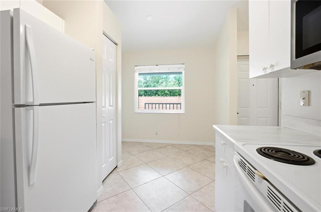 193 Robin Hood Cir, Unit 203, Naples, FL 34104 Photo