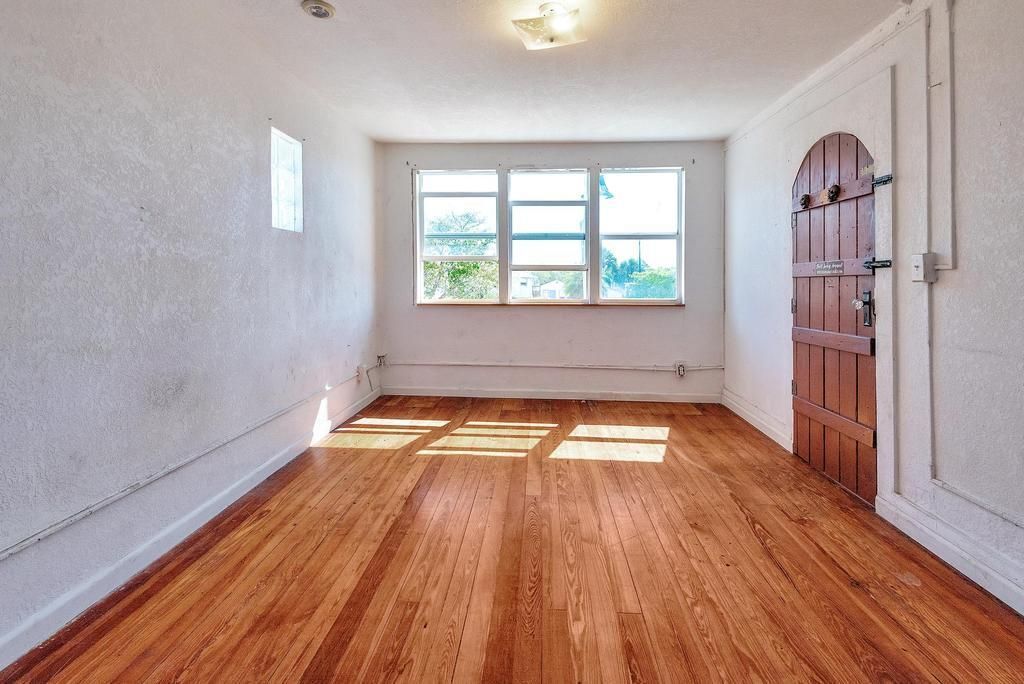 521 N Dixie Highway, Lake Worth Beach, FL 33460 Photo