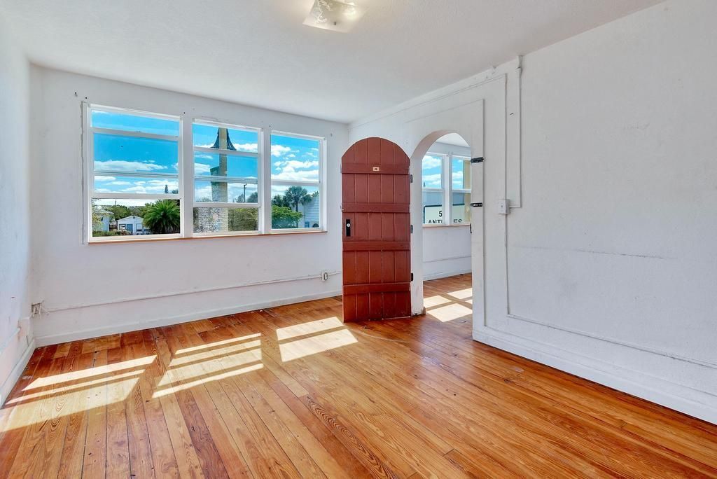 521 N Dixie Highway, Lake Worth Beach, FL 33460 Photo