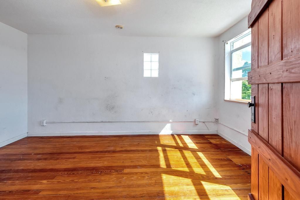 521 N Dixie Highway, Lake Worth Beach, FL 33460 Photo