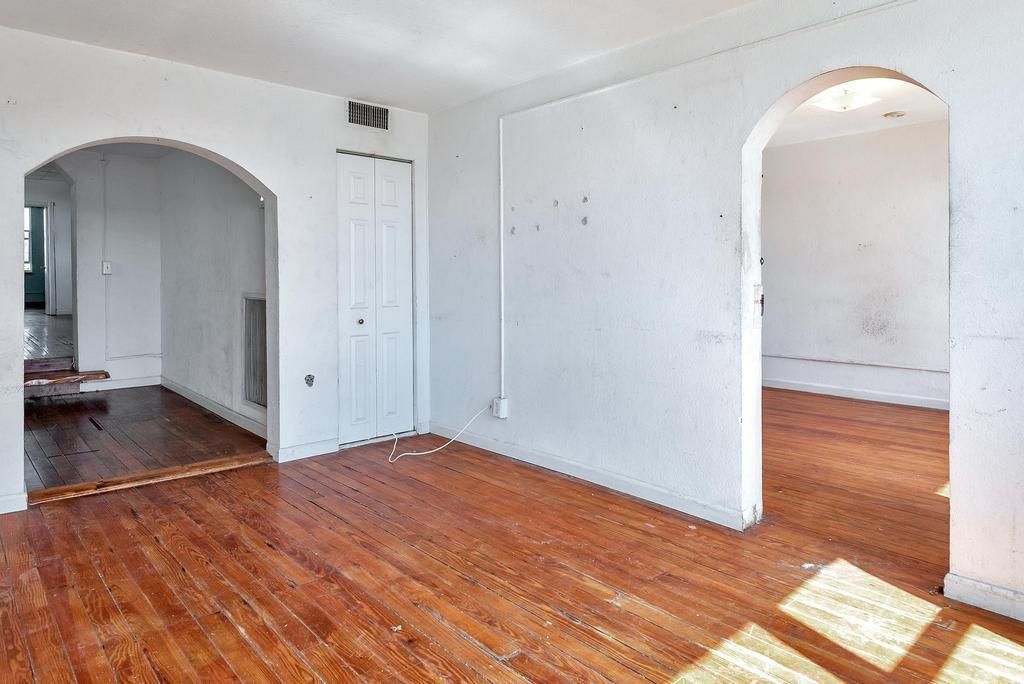521 N Dixie Highway, Lake Worth Beach, FL 33460 Photo