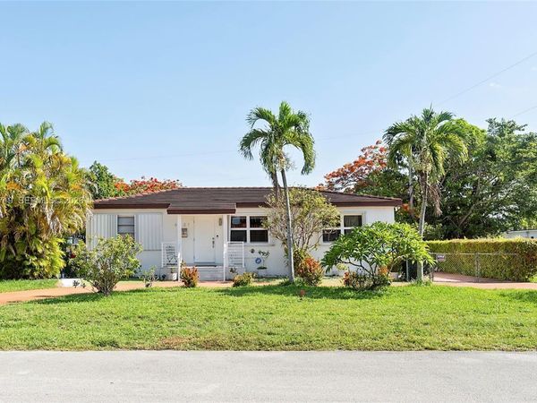 6801 SW 27th St , Miami, FL 33155