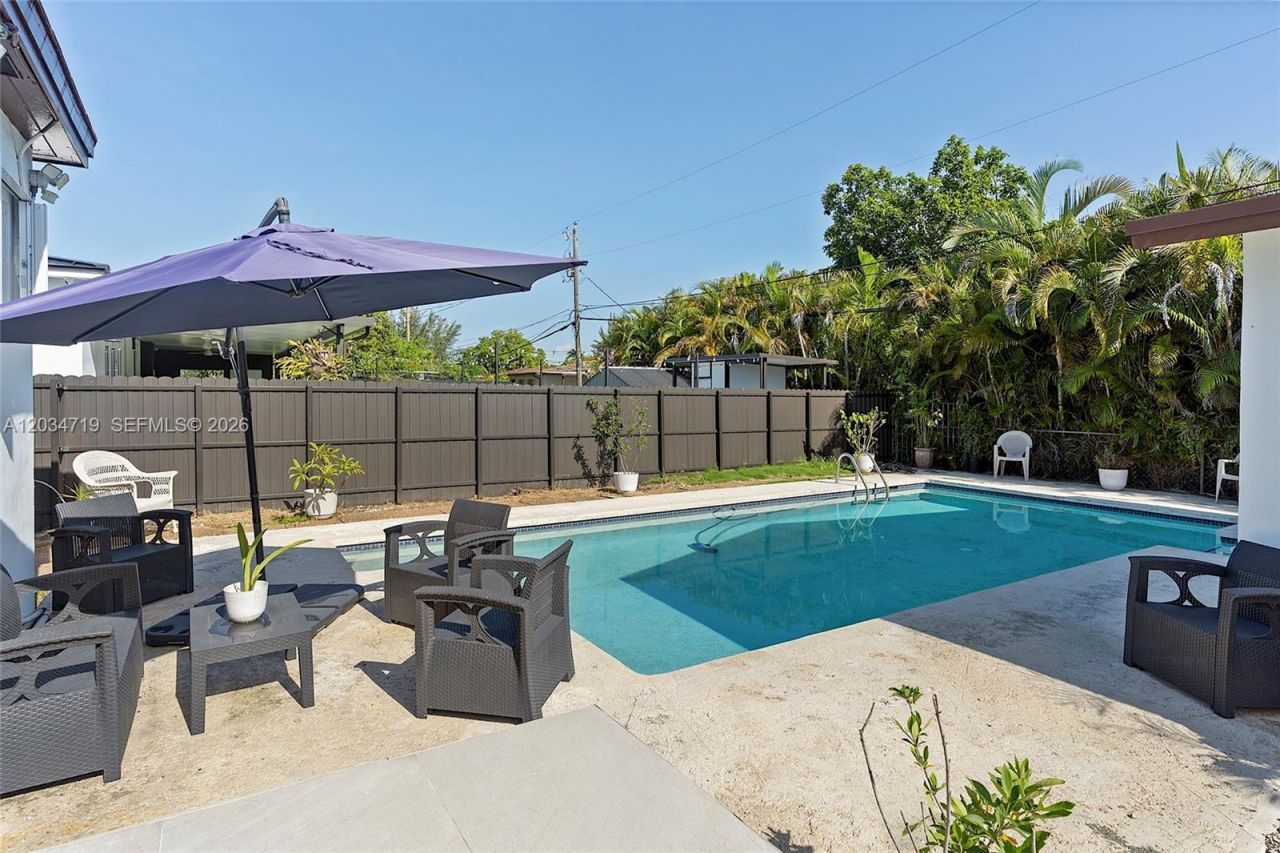 6801 SW 27th St , Miami, FL 33155 Photo