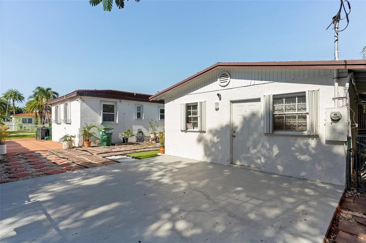 6801 SW 27th St , Miami, FL 33155 Photo