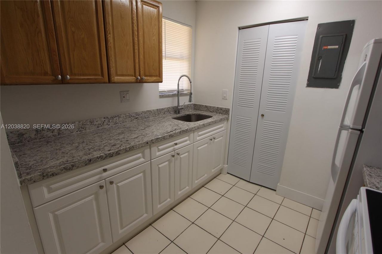 650 NW 114th Ave, Unit 202, Sweetwater, FL 33172 Photo