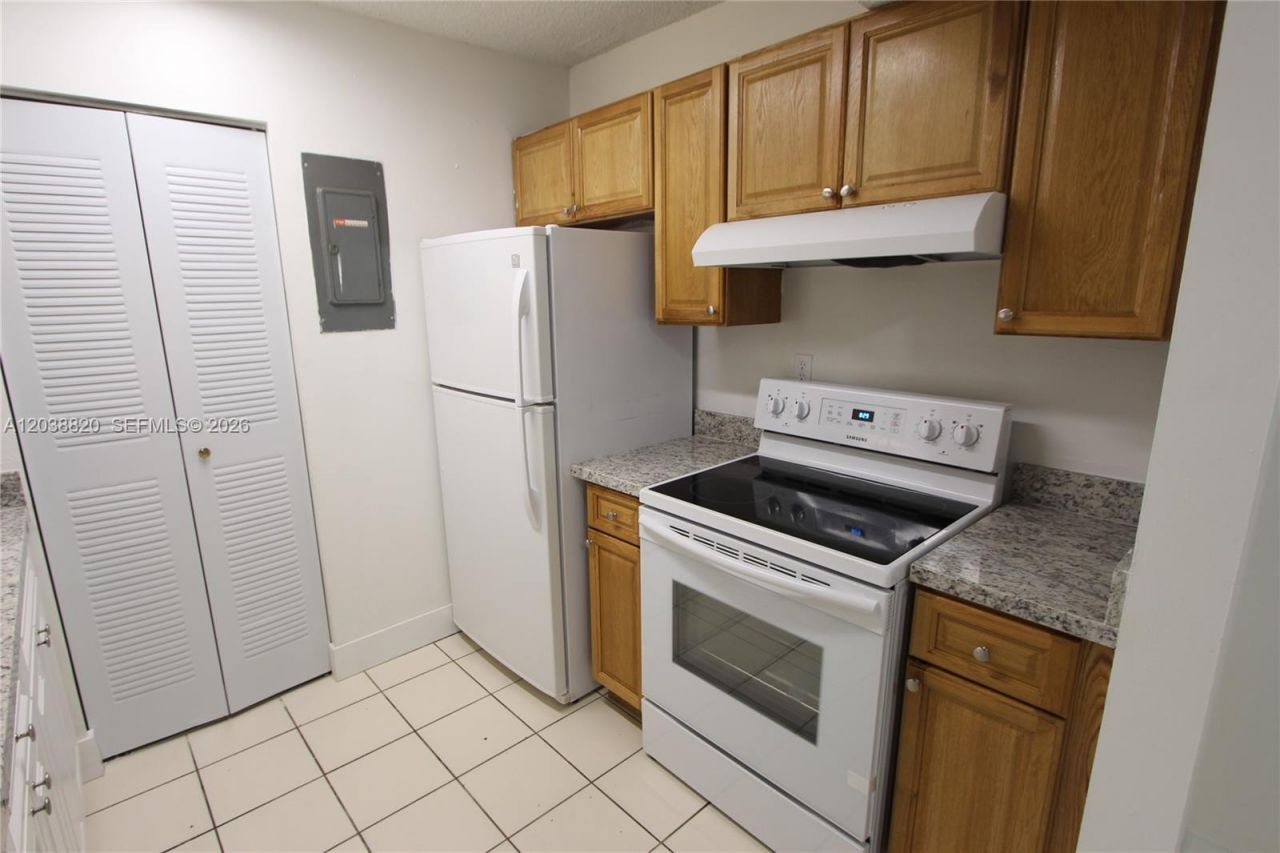 650 NW 114th Ave, Unit 202, Sweetwater, FL 33172 Photo