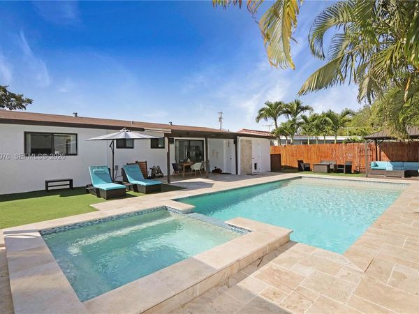 6751 SW 13th St , Miami, FL 33144
