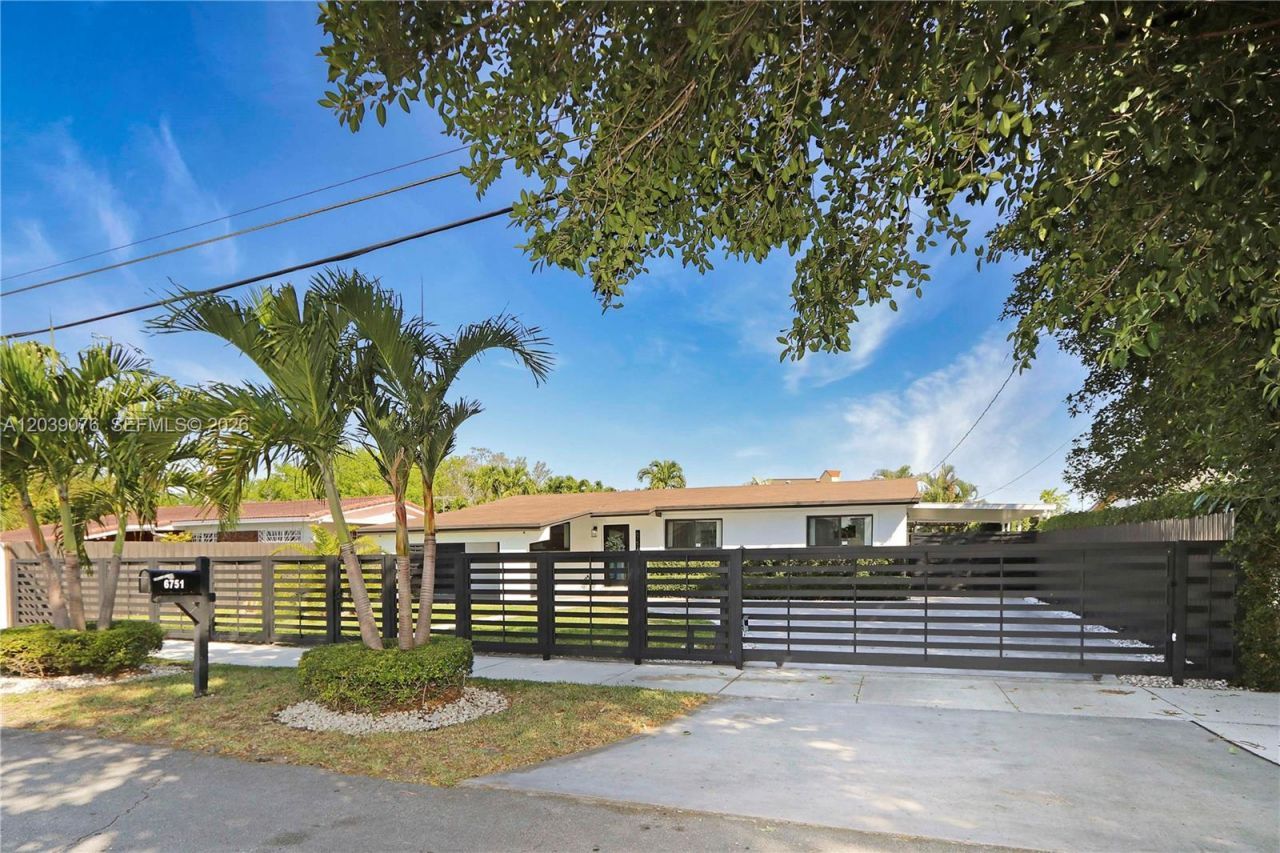 6751 SW 13th St, Miami, FL 33144 Photo