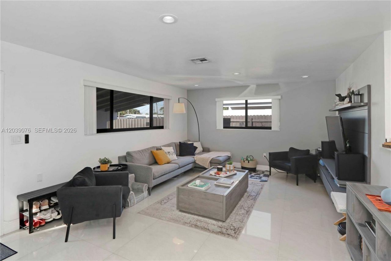 6751 SW 13th St, Miami, FL 33144 Photo