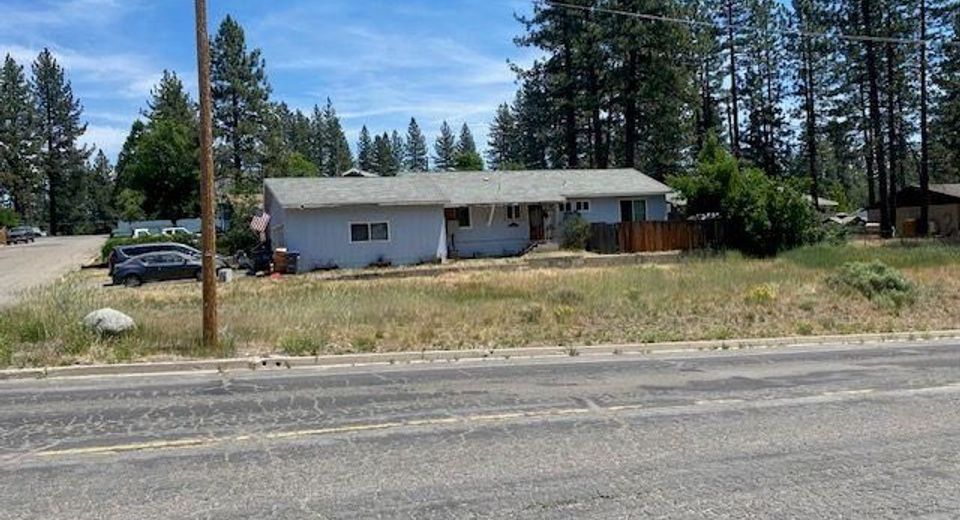 181 W Magnolia Avenue, Portola, CA 00000 Photo
