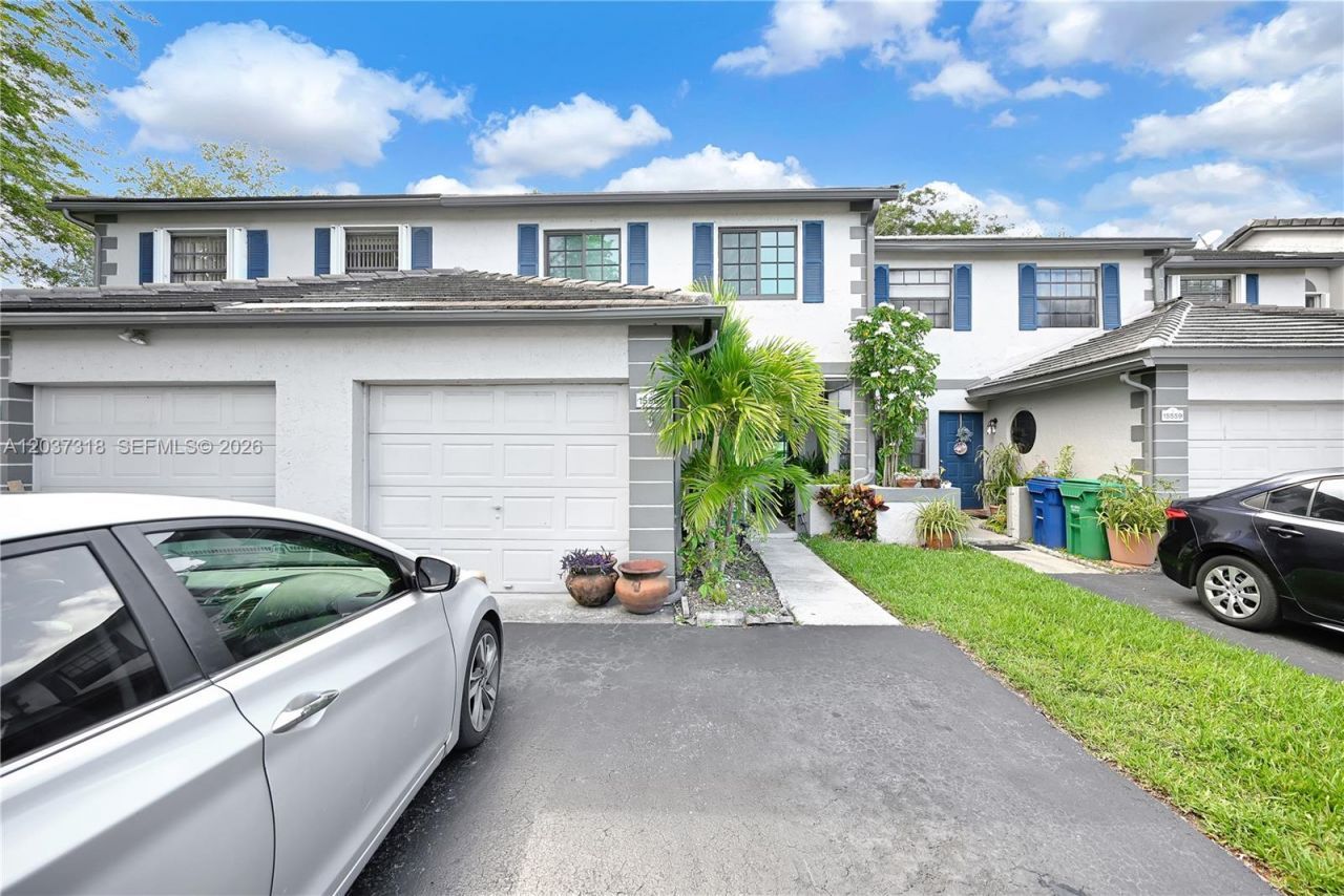 15561 SW 110th Ter, Miami, FL 33196 Photo