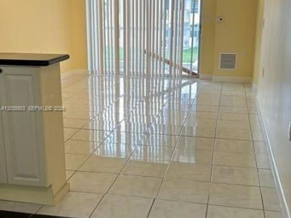 1600 NE 114th St , Unit 208, Miami, FL 33181