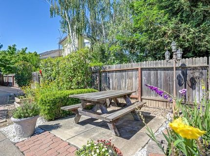 8829 Wetherly Ct, Elk Grove, CA 95624 Photo