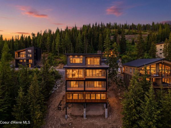 277 Blizzard Drive , Sandpoint, ID 83864