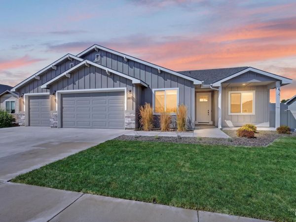 810 Bushnell Ave, Wilder, ID 83676